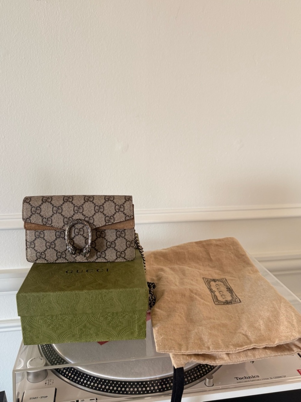 Gucci Dionysus GG Supreme Mini Chain Crossbody Bag w/ Box & Dust Bag - Picture 2 of 4
